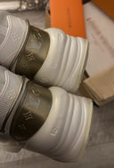 LV Sneakers white gold